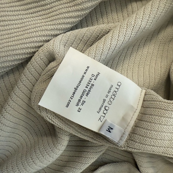 Annette Gortz M (oversized) great condition very minor wear V-Neck Women's Tunic - Picture 13 of 15